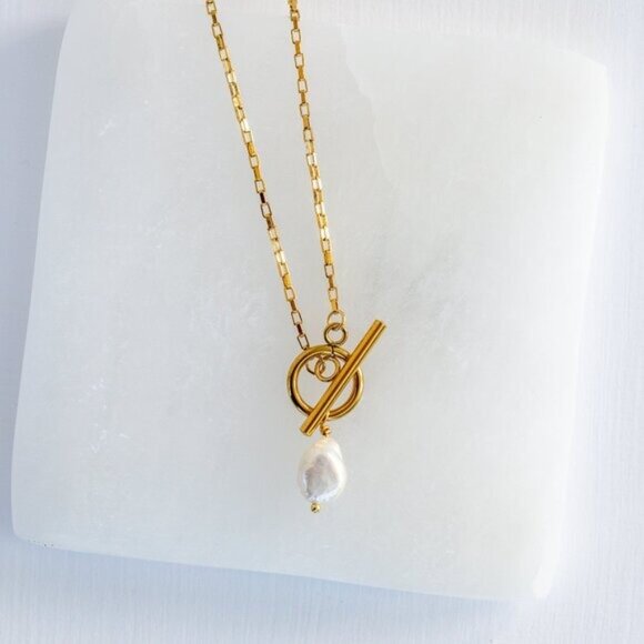 Gold Toggle Necklace w/Pearl non-tarnish Gold Chain Necklace WATERPROOF necklace - Picture 5 of 14